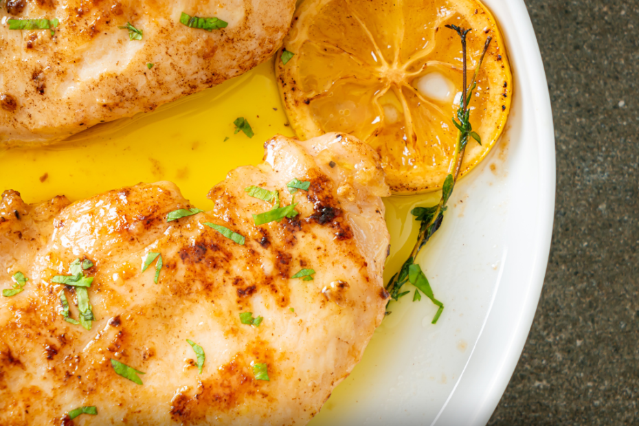 Frango grelhado com limao e ervas